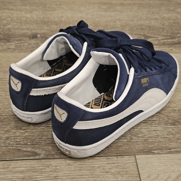 [LIKE NEW] Navy Puma Suede Classic Sneakers COMES WITH BOX (worn once)Blue Laces - Picture 5 of 11